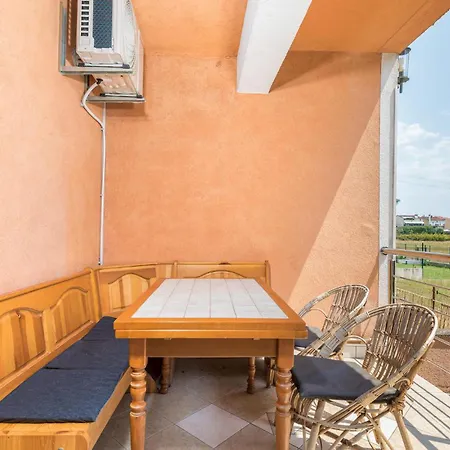Lovely In With Kitchen Apartament *